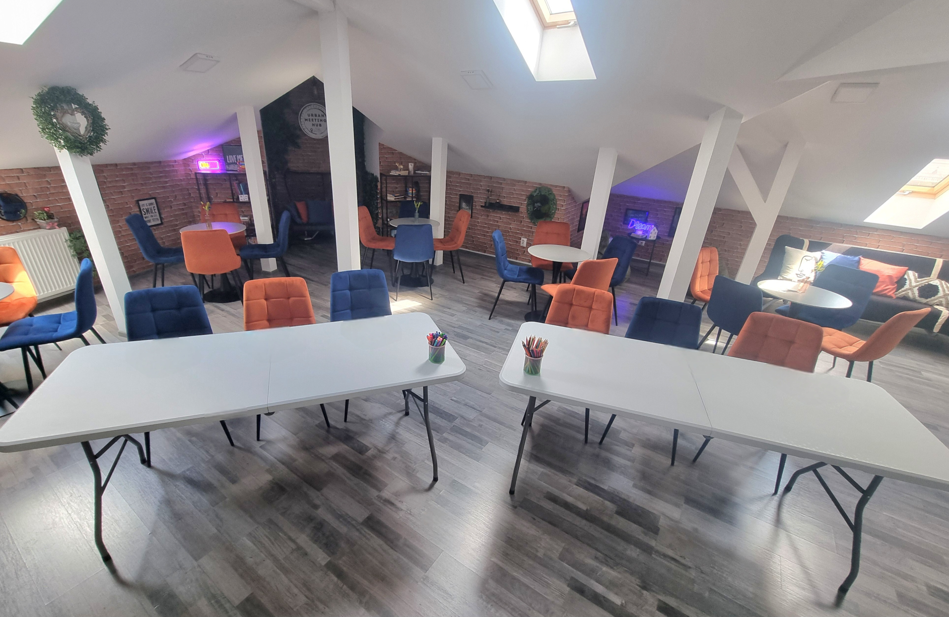 Workshop cu mese de lucru